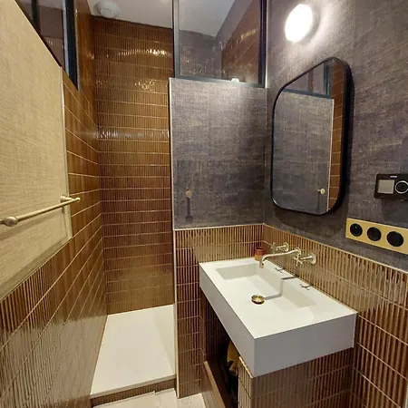 Apartman Centre - Spacieux - Calme - Chic Et Cosy - Parking